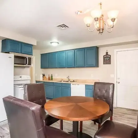 Happy Bridge To Vegas Sleeps 12 Pool Apartment
